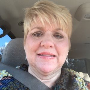 Meet your Posher, Dana